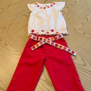 Girls Gymboree size5 shirt and Capri set with belt